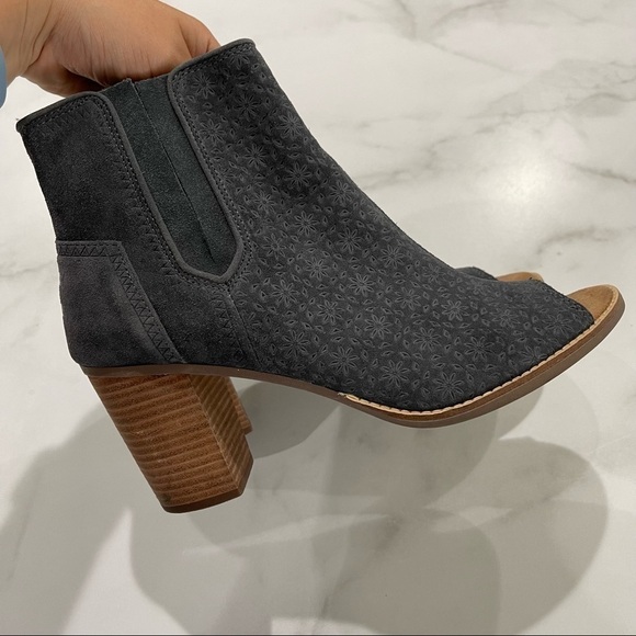 Toms Majorca Peep Toe Bootie Dark Grey Suede Embossed Size 11 - Picture 4 of 8